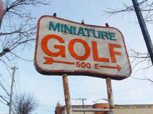 putt-putt-mini-golf-Islip_Kevin Hein.jpg (87981 bytes)