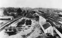 Jamaica-Station-from-roof_ViewE_9-1913_DaveMorrison.jpg (95682 bytes)