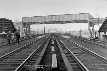 Station-Westbridge-Construction of BRT Trestle-View W-12-11-16 (Keller).jpg (93447 bytes)