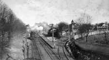 Station-Mineola-Junction-Train-c. 1885 (Hi Res).jpg (55532 bytes)