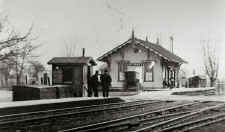 Station-Syosset - c. 1900.JPG (59192 bytes)