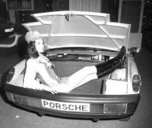 03 Mini-maids with Porsche.jpg (99217 bytes)