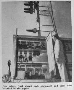 NEW SIGNALS and SPEED CONTROL - 1952_Railway-Age_page4.jpg (299010 bytes)
