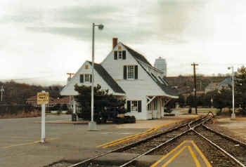 11-15-86 Montauk Station.JPG (62569 bytes)
