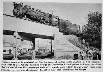 LIRRer-Nov-1952_Jericho Bridge_DaveMorrison.jpg (81658 bytes)