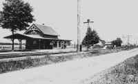 Deer-Park-Station-Freight-House_1920s_Huneke.jpg (75743 bytes)