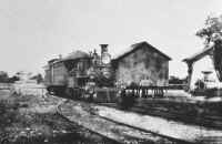 LIRR 4-4-0-Train-House-Track-Port Jefferson-1878.jpg (76932 bytes)