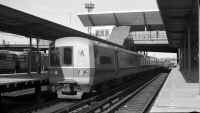 13.  M1 Railfan Extra at Station-Shea Stadium - 04-20-69 (Edwards-Keller).jpg (58902 bytes)