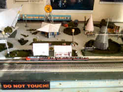 overview of the quarter-inch model display.jpg (138235 bytes)