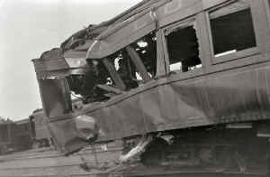 MU Car 1526 in Yard-Morris Park Shops-After Head On Collision at College Point - 09-1913 (Keller).jpg (80935 bytes)