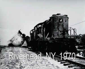 Riverhead_6-17-1970-wreck.jpg (109603 bytes)