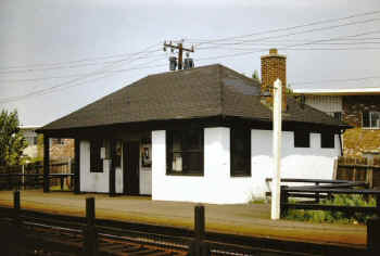 East-Rockaway-Station_1966_Sturm-Fehn.jpg (86695 bytes)