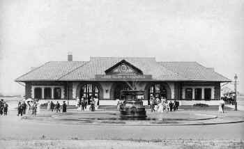 Station-Long Beach-1909_Morrison.jpg (58901 bytes)