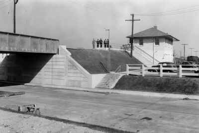 1-Station-Medford, NY - View NE-10-24-40 (PSC Completion Photo-Grade Elim of June-Nov 1940).jpg (80452 bytes)