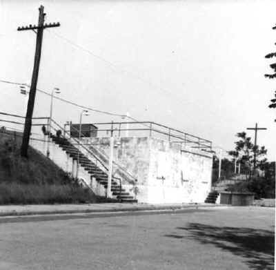 14-Station-Medford-Remains-Elevated Structure-1969.jpg (21152 bytes)