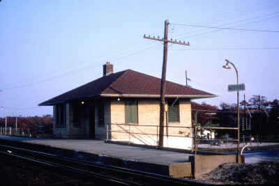 Station-Medford, NY (View SE) - 11-63 (Keller).jpg (81061 bytes)
