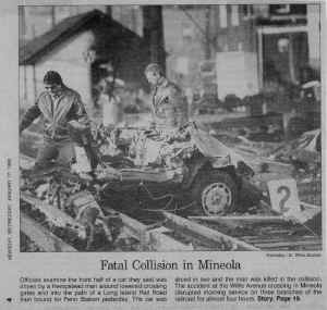Mineola-accident_1-16-1990_Newsday_DaveMorrison.jpg (189342 bytes)