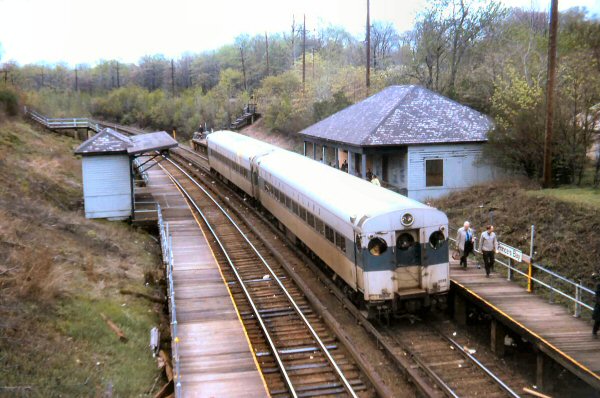MU-2509-2-Car-Train-Princes-Bay-Staten-I