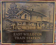 East-Williston-Station-monument_historic-marker_3-18-2018_Morrison.jpg.jpg (142670 bytes)