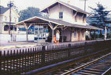 East-Williston-Station_viewSE_c.1960_Sturm-Fehn.jpg (110502 bytes)