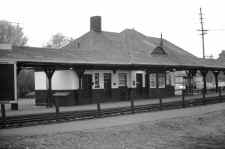 Glen-St-Station-waiting-room_c.1965_Sturm-Fehn.jpg (73989 bytes)