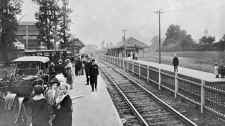Locust-Valley-Station_coal-dock_ViewW_c.1910.jpg (84888 bytes)