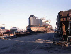K-Jakobsen-Wide-Gauge-Tracks-Ship-Under-Repair-12-84.jpg (50830 bytes)
