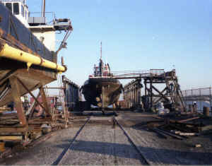 L-Jakobsen-Wide-Gauge-Tracks-Tug-In-Drydock-12-84.jpg (70410 bytes)