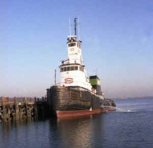O-Jakobsen-Texaco-Tug-Diesel-Chief-Long-Pier-12-84.jpg (61229 bytes)