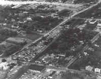 Patchogue_aerial-photo_1962_JimMooney-EagleEyeAirPhoto.jpg (70713 bytes)