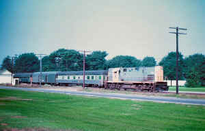 lirr223_train204_Pinelawn_eastbound-Greenport_1969_BradPhillips.jpg (120048 bytes)