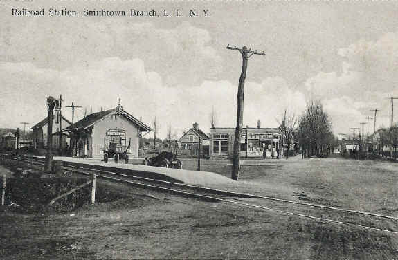 Smithtown_post-card_c.1910_viewE_CarolMills.jpg (154654 bytes)