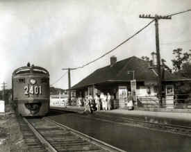 lirr2401_Smithtown_viewE_1955.jpg (116667 bytes)