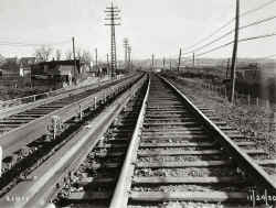 ROW-Port Washington Branch - Newly Elevated-111th St. - Corona (View E) - 11-24-30 (LIRR-Keller).jpg (194194 bytes)