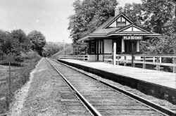 Station-Plandome-Newly Opened-View E - 06-30-1909 (Keller).jpg (149008 bytes)