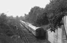 MU Train-Belmont Park-View N from Hempstead Tpke-1950 (Edwards-Keller).jpg (35955 bytes)