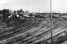 Station-Belmont Park-S. of Hempstead Tpke-View E-08-12-19 (Keller).jpg (151575 bytes)