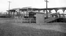 Station-Jamaica- Racetrack-Locust Manor-viewSE_1946.jpg (49304 bytes)