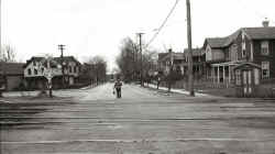 Crossing Shanty - Osborn Ave. and Watchman-Riverhead-View S - c. 1946 (Weber-Keller).jpg (78787 bytes)
