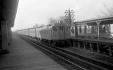 MU Train-Bklyn Manor-Southbound-1950 (Edwards-Keller) (1).jpg (95042 bytes)