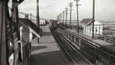 MU Train-Station-Broad Channel-Jamaica Bay-c. 1937.jpg (91532 bytes)
