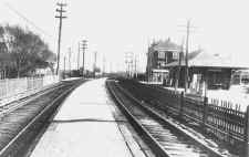 Station-Arverne-Gaston_Ave-View_W-c. 1915.JPG (73316 bytes)