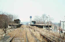 Woodhaven-Jct-Station_viewN_4-1965.jpg (75221 bytes)