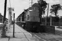 lirr207_train4012_1970_summer-only_eastbound_BobBende.jpg (56352 bytes)