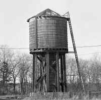 Speonk_Watertank.jpg (124970 bytes)