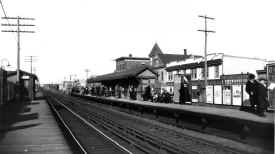 Clarenceville-Station_c1925_Huneke.jpg (59147 bytes)
