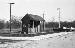 Station-Center Moriches-View NE-12-1985 (Keller-Keller) (Hi Res).jpg (92743 bytes)