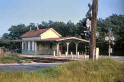 Station-Center Moriches-View SE-1963 (Emery-Keller).jpg (84670 bytes)