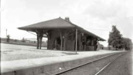 Station-Glen Cove, Nassau-1903.jpg (53838 bytes)
