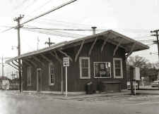 Station-Hewlett-Rear-1967 (Keller Photo and Archive).jpg (98895 bytes)